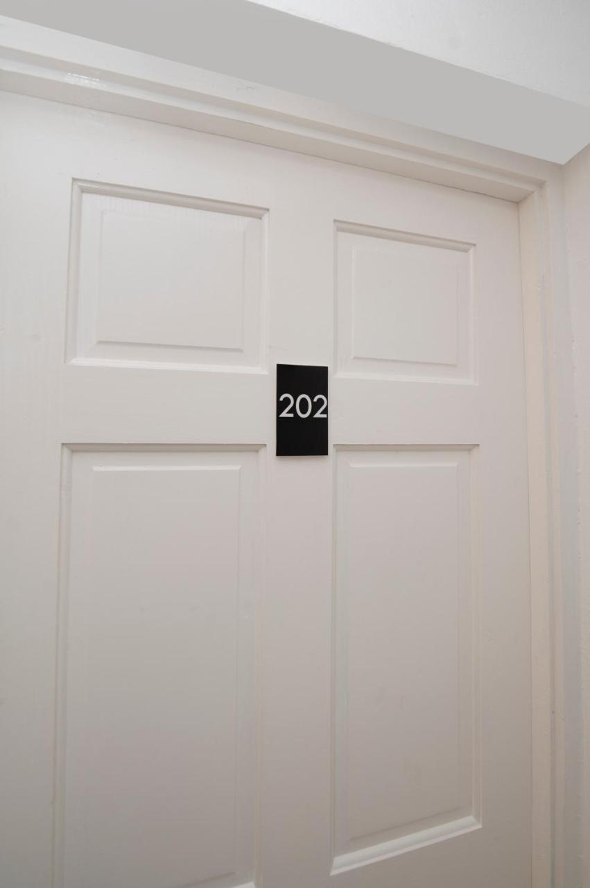 Pulse Rooms At Trafalgar Kingston Exterior foto